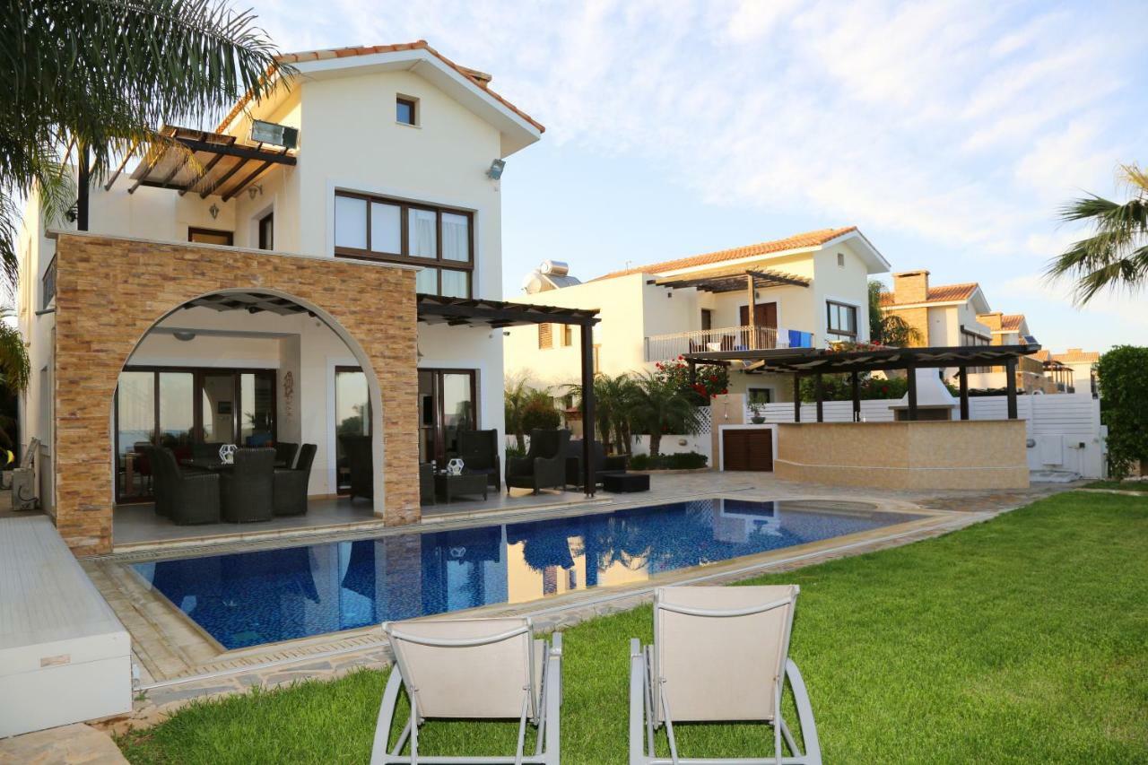 Ionion Beachfront Villa Ajía Nápa Eksteriør bilde